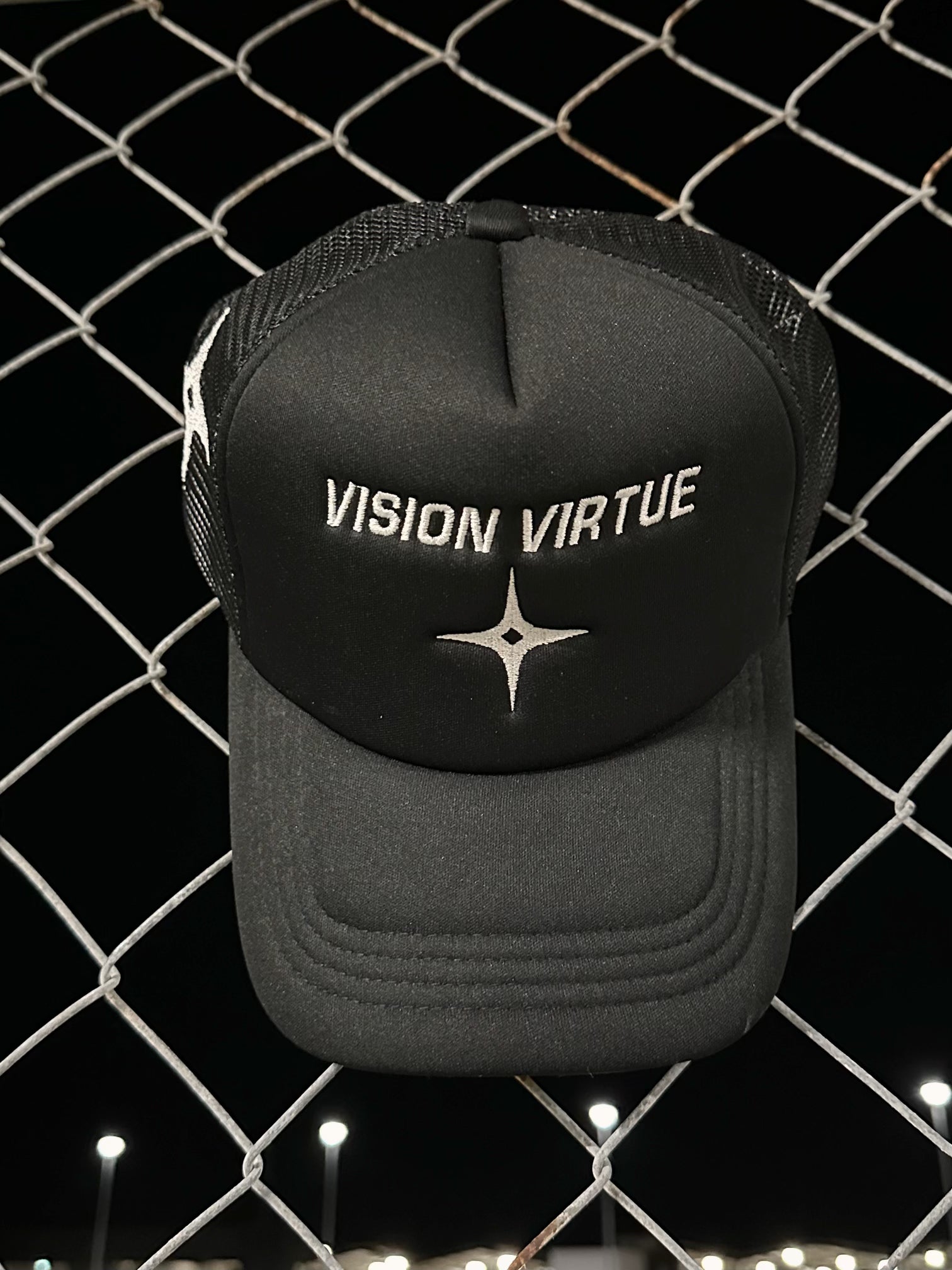 ViVi Black Trucker